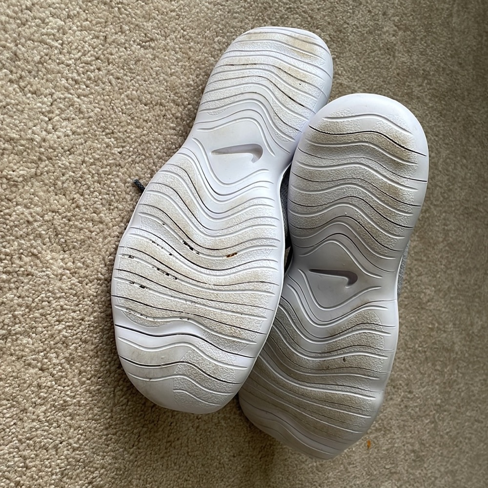 Grey Nike sneakers - Picture 5 of 6